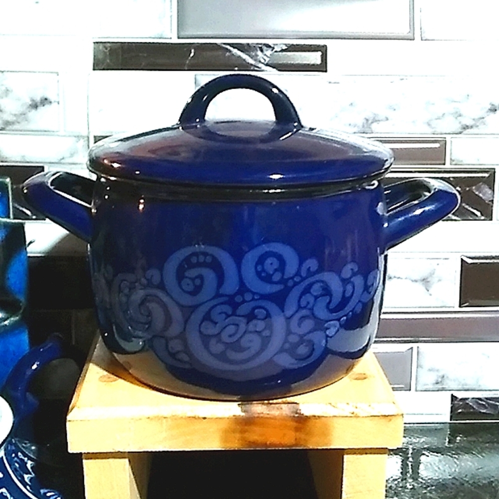 Cobalt Blue Enamel Ware Pot Vintage w Lid embossed design